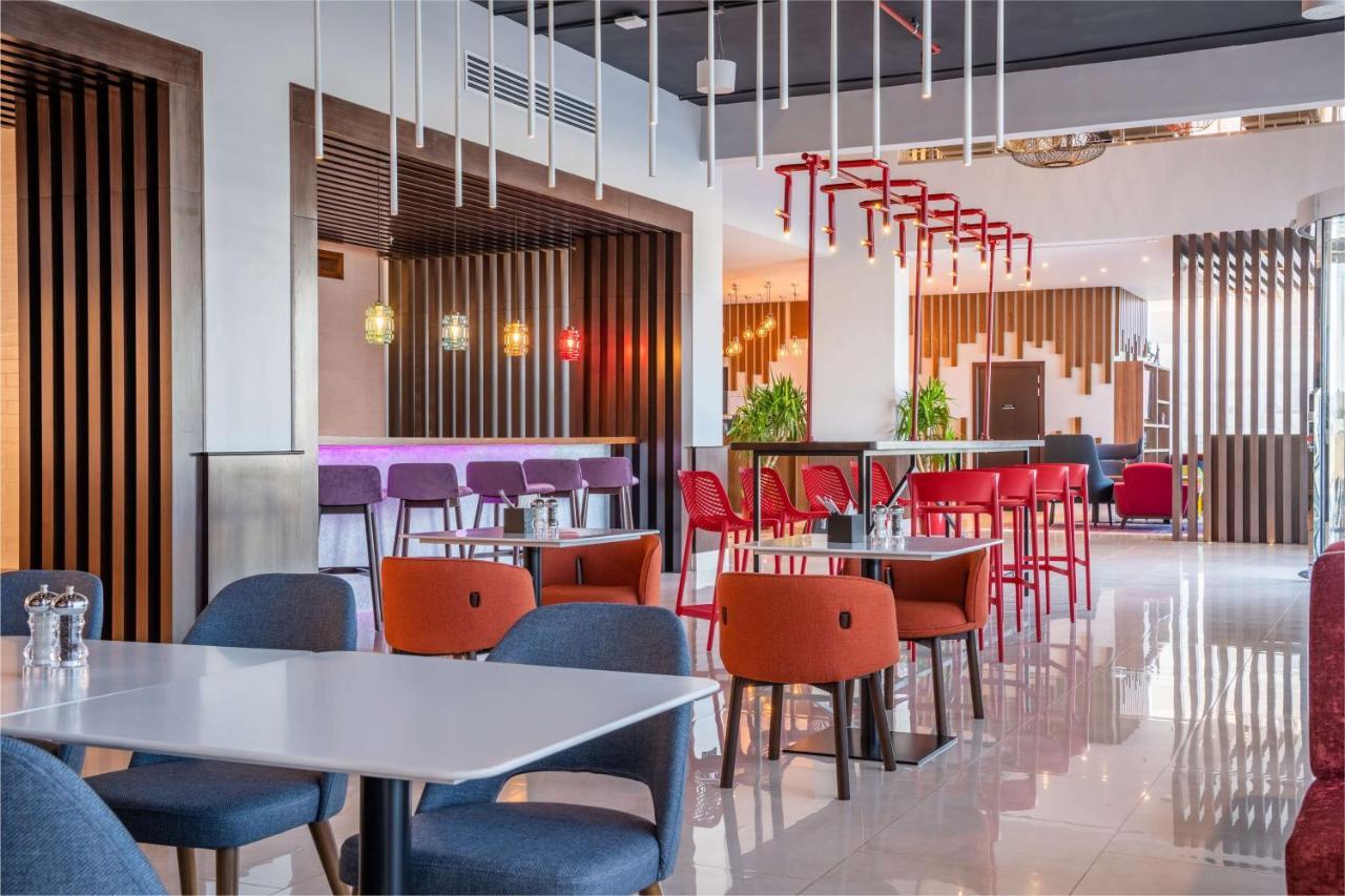 Park Inn By Radisson Jeddah Madinah Road מראה חיצוני תמונה