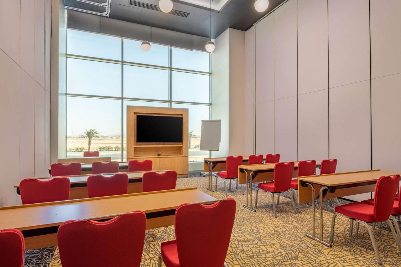 Park Inn By Radisson Jeddah Madinah Road מראה חיצוני תמונה