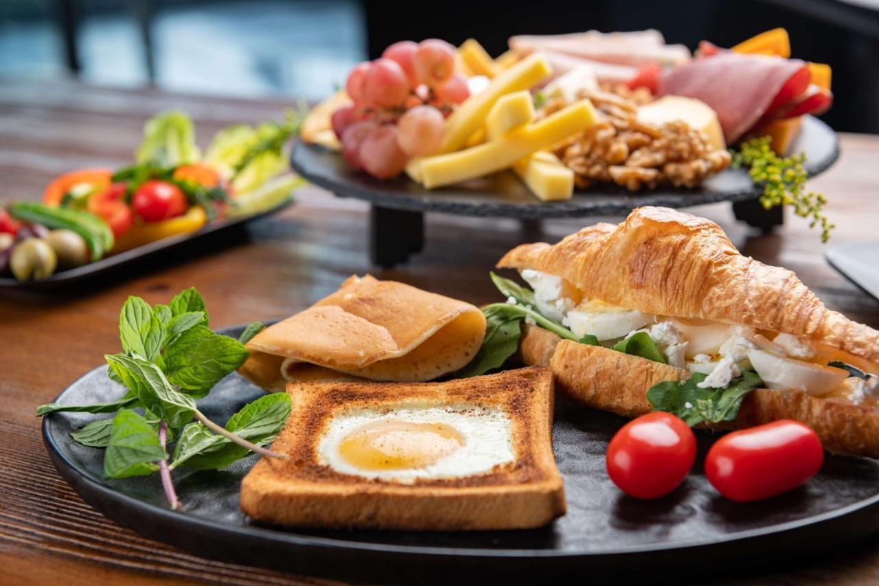 Park Inn By Radisson Jeddah Madinah Road מראה חיצוני תמונה