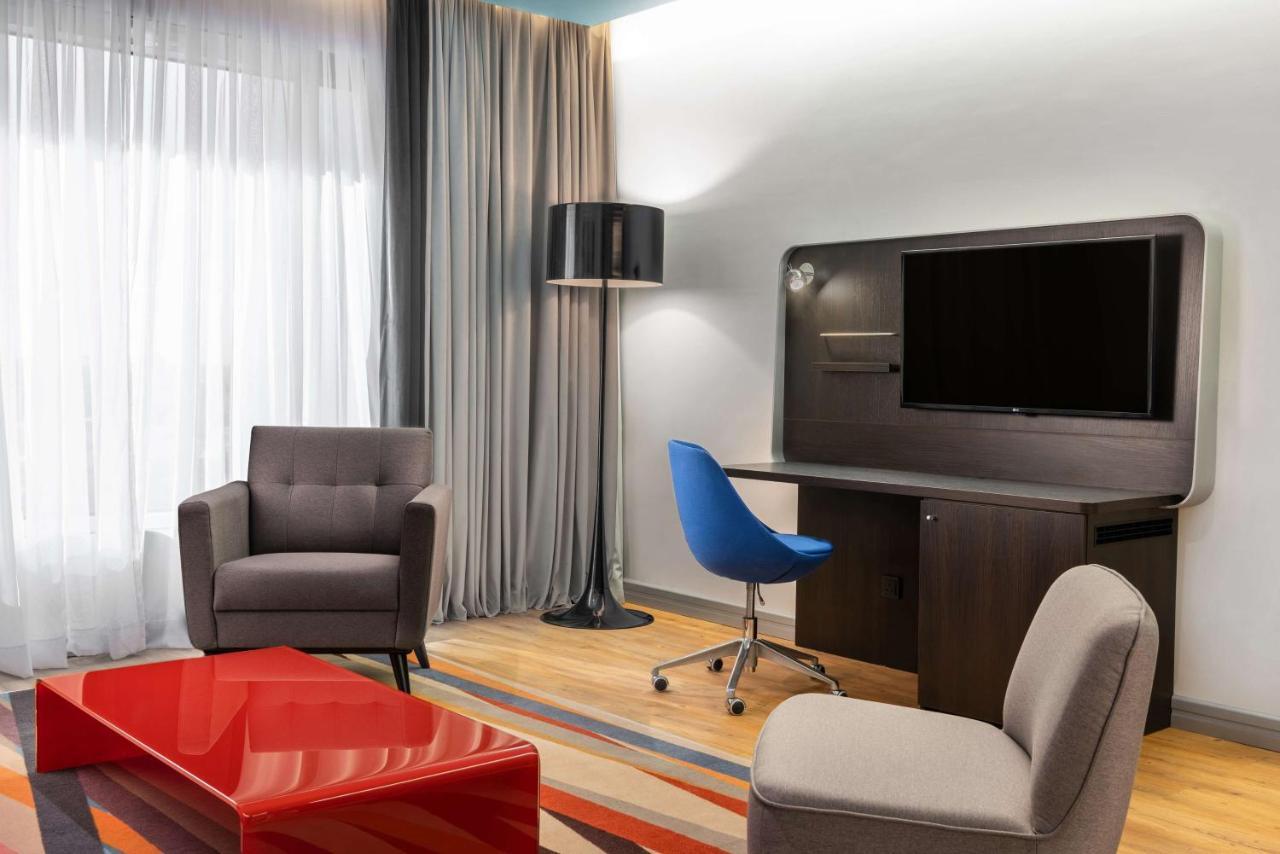 Park Inn By Radisson Jeddah Madinah Road מראה חיצוני תמונה